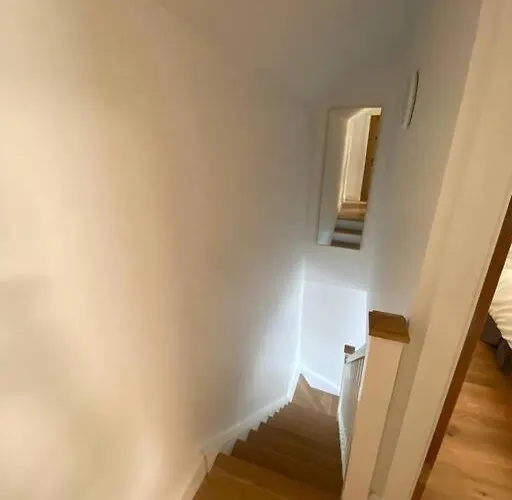 Devane House * Портмаги